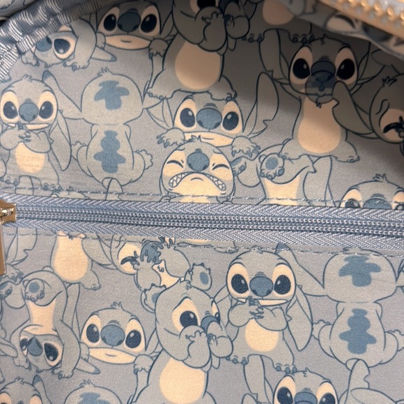 Disney white Stitch, loungefly backpack - Picture 4 of 4